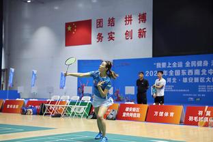中国女篮上半场58-26领先32分 韩旭13分6板&李梦14分